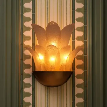 Melrose Antique Brass Wall Lamp